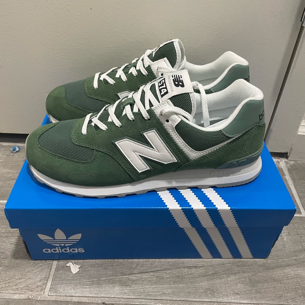 NWOT New Balance 574 size 11.5
